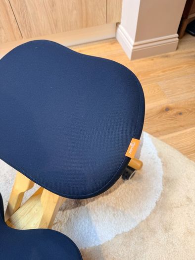 Kneeling chair