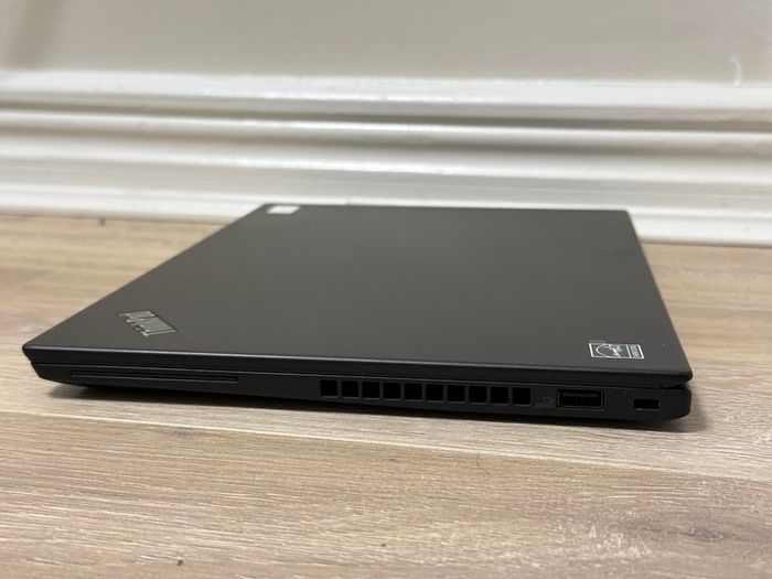 Lenovo ThinkPad X280 i5-8350U 256GB ssd 16gb ram