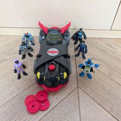 Batman car and figures