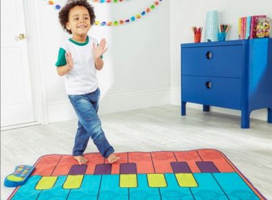 Giant floor keyboard playmat