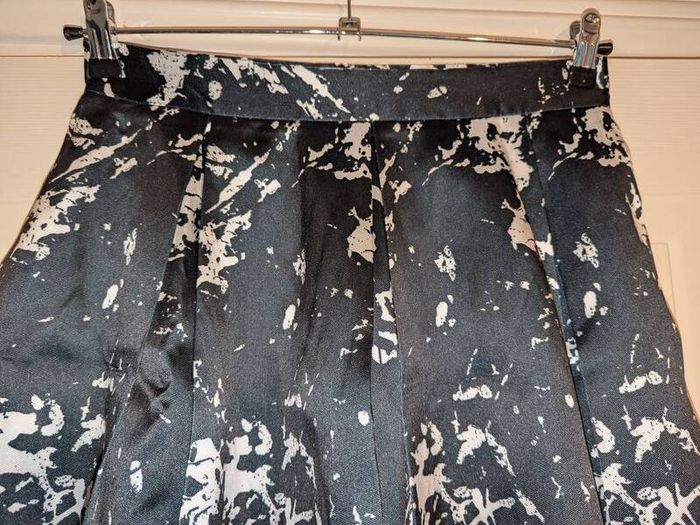 Stunning print midi skirt from Lucy & Co