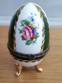 Vintage Porcelain Egg Hinged Trinket Box 3 Gold Legs Floral