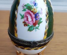 Vintage Porcelain Egg Hinged Trinket Box 3 Gold Legs Floral