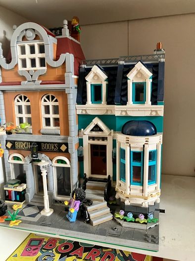 Lego Bookstore Modular set