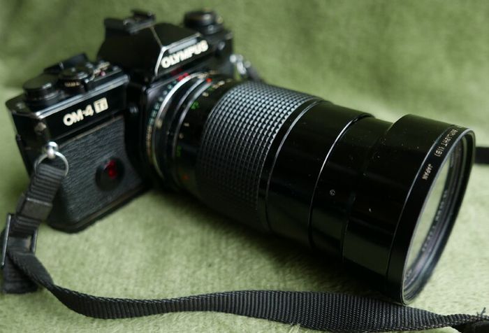 Olympus OM-4Ti Black 35mm SLR Film Camera Titan Body JAPAN and Vivitar series 1 28-90mm F2.8-3.5  FD mount lens