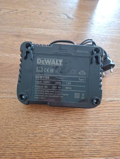Dewalt Battery Charger DCB1104 12V/18V LI-ION XR (european plug)