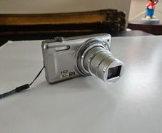Olympus D-720 digital camera