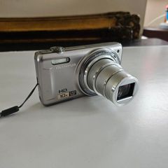 Olympus D-720 digital camera