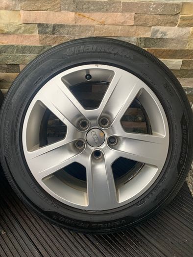Audi A4 b6/b7Alloy wheels with hankook tyres.