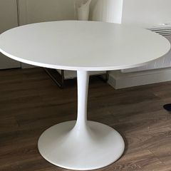 Round table DOCKSTA