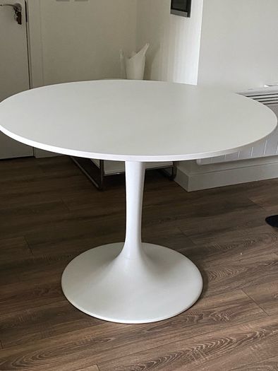 Round table DOCKSTA