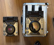 2 x CDJ 400 (Read Ad)
