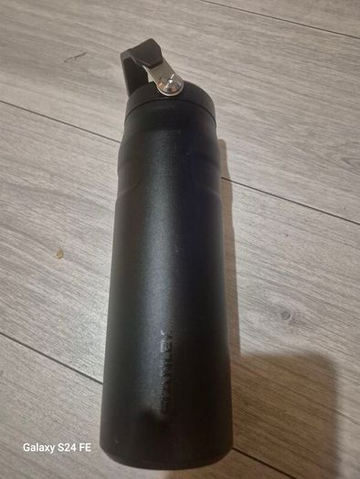Stanley IceFlow Flip Straw 2.0 Vacuum Insulated Water Bottle Black