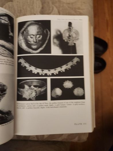 Gods, Graves,& Scholars. By C.w.ceram. The Story Of Archeology. With 49 Photos And 72 Drawings.  Hardback 1954. With Dustjacket In Good Condition.