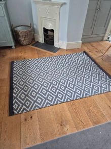 Rug 1.7 x 1.2m