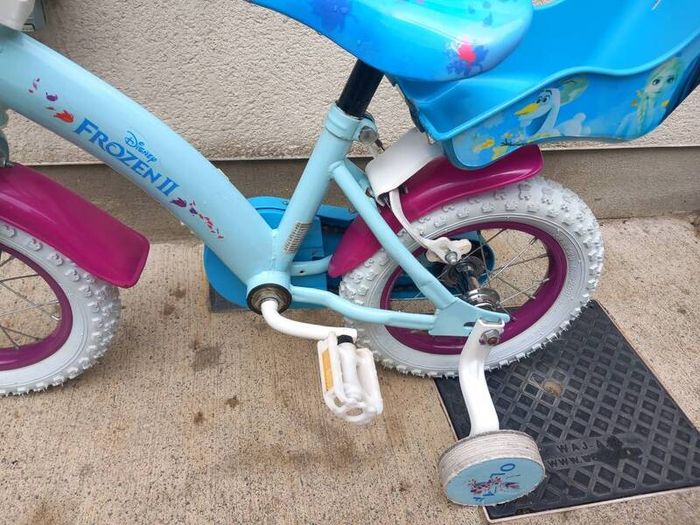 Kids frozen bike size 12 inch wheels.