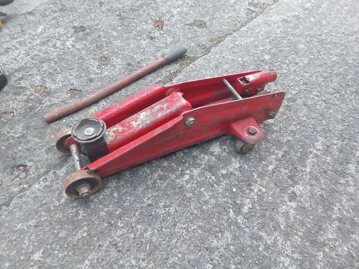 car jack