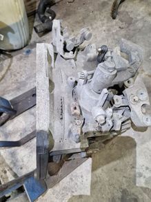 Opel zafira 1.7l  06-12 gearbox