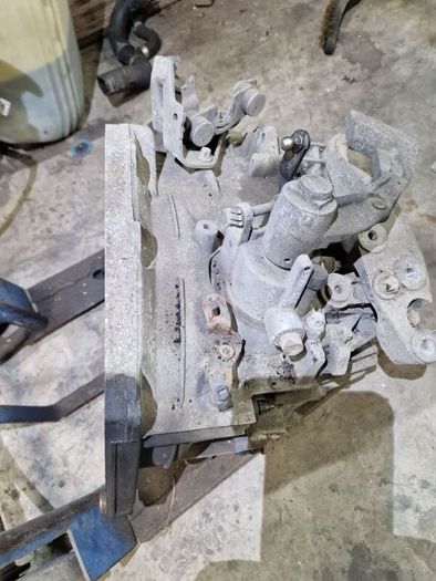 Opel zafira 1.7l  06-12 gearbox