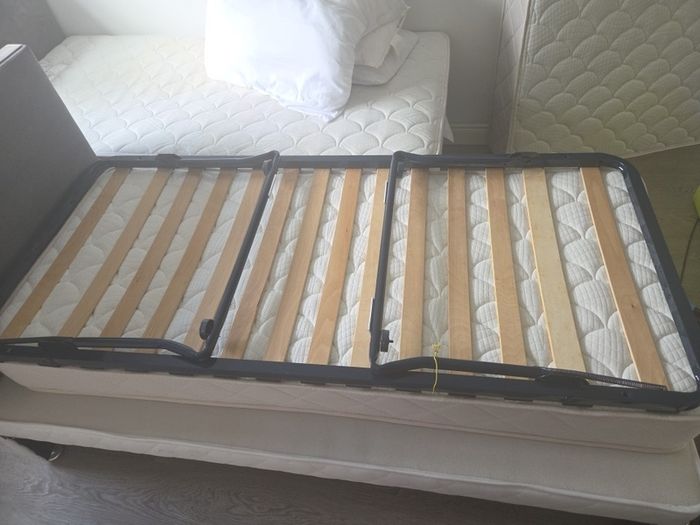 Single bed with foldable bed