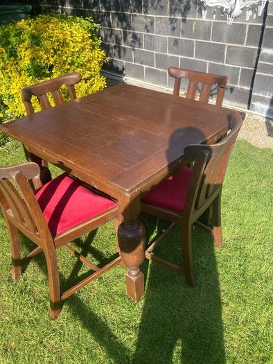 vintage table and chairs