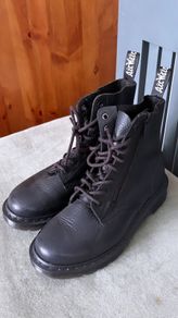 Dr. Martens Women's Pascal 8-Eye Zip Boots Size 4UK
