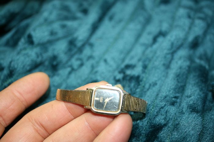 Ladies Seiko Gold Tone Quartz Watch (fresh battery works fine)