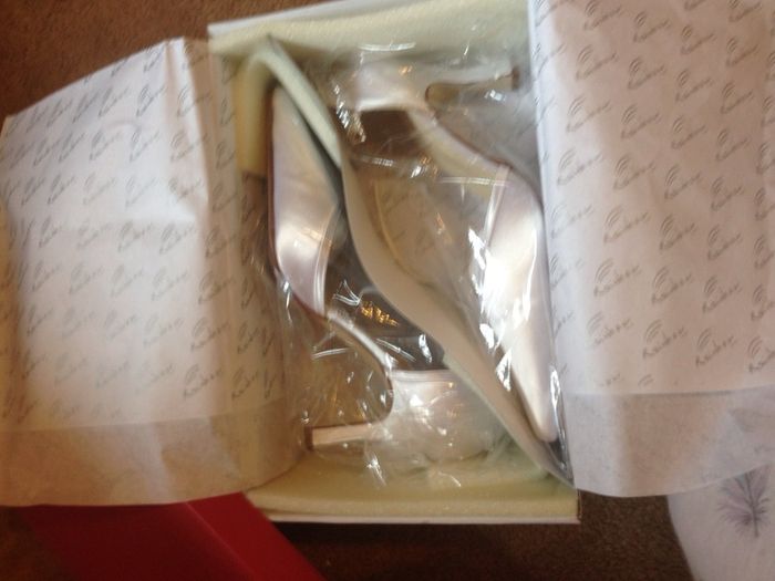 Brand new Sarah size 6 wedding shoes