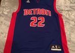 Detroit Pistons shirt size M