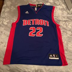 Detroit Pistons shirt size M