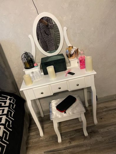 BRAND NEW Modern Makeup Table Dressing Table