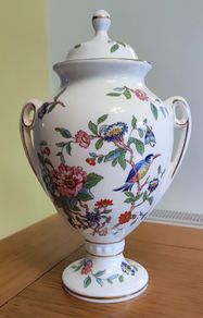 Aynsley Bone China "Pembroke" Urn with Lid Made in England