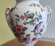 Aynsley Bone China "Pembroke" Urn with Lid Made in England