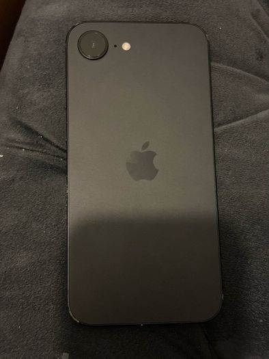 iPhone 16e