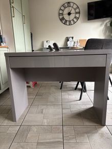 Vanity tables