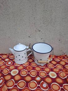 enamel tea pot and bucket postage possible