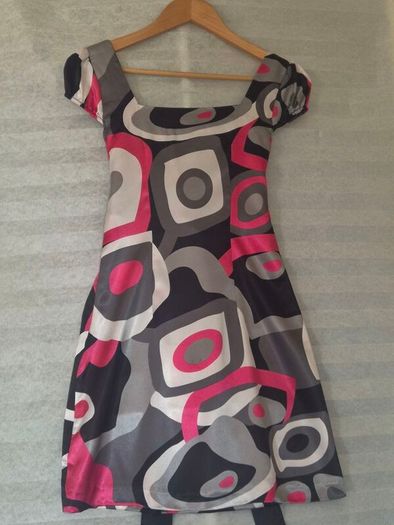 Geometric pattern dress with bow size UK 8 / EU 36