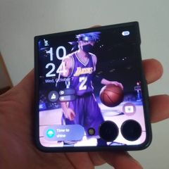 samsung z flip 7 512 gb 99% battery 12 RAM