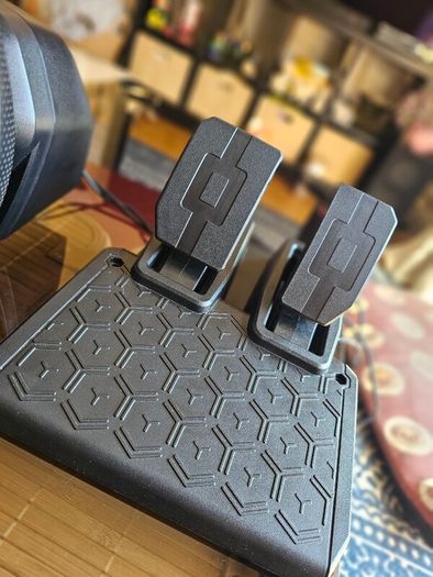 Thrustmaster T98 Ferrari 296 GTB Racing Wheel & Pedals Barely Used, PS4 PS5 PC