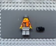 lego city cty1065 Customer minifigure- Female, Medium Nougat Jacket, Light Bluish Gray Legs, Dark Bluish Gray Beanie, Orange Scarf