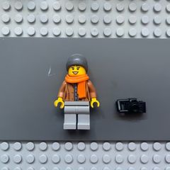 lego city cty1065 Customer minifigure- Female, Medium Nougat Jacket, Light Bluish Gray Legs, Dark Bluish Gray Beanie, Orange Scarf