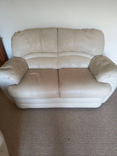Cream Leather 3 +2 Recliner.