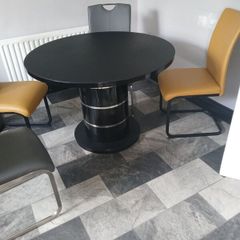 Price drop table 4 chairs 350