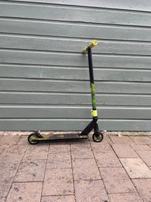 Kids scooter green