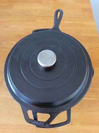 Cast Iron Pot and Skillet