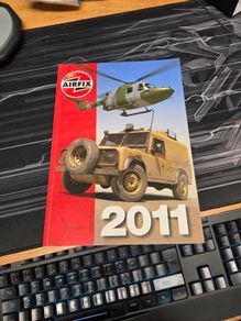A bundle of modelling books and magazines