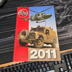 A bundle of modelling books and magazines