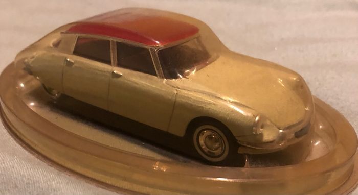 Solido Citroen DS19   1/43