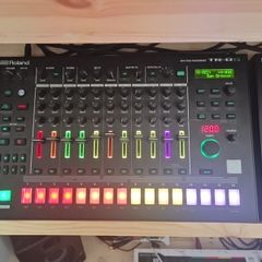 Roland TR-8S