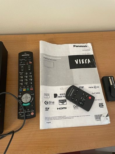 40 inch Panasonic flat screen tv with Panasonic sound bar, both remotes, cables and manual included and all working perfectly